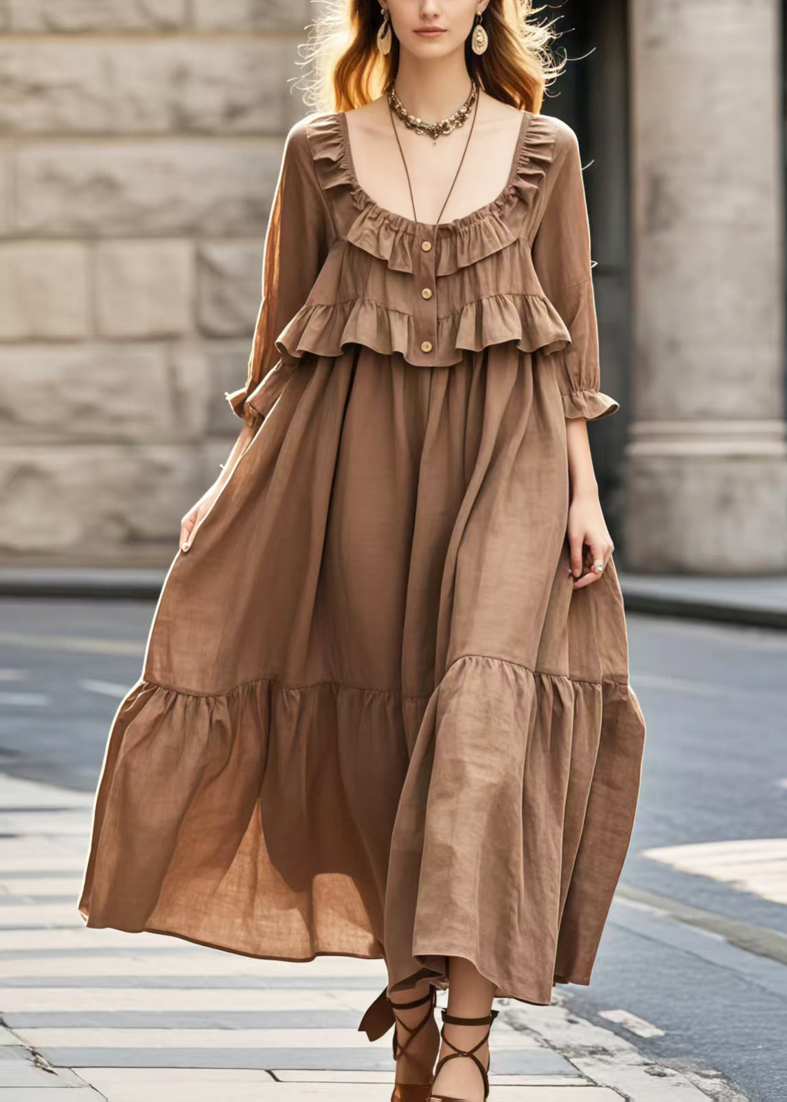 Robe longue chic brune estivale avec volants et décolleté - EasyApparels