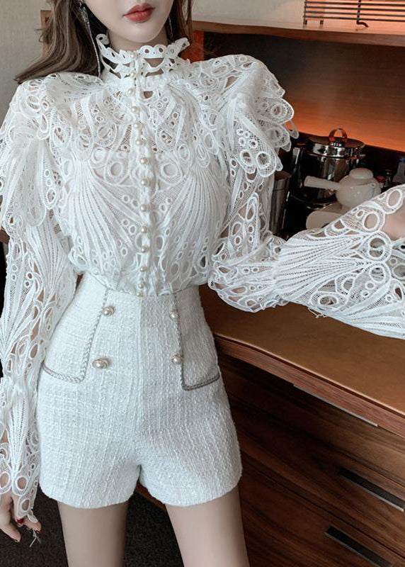 Blouses blanches féminines à col roulé et dentelle délicieuse - EasyApparels