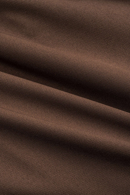 Costume Féminin Élégant avec Jupe Plissée