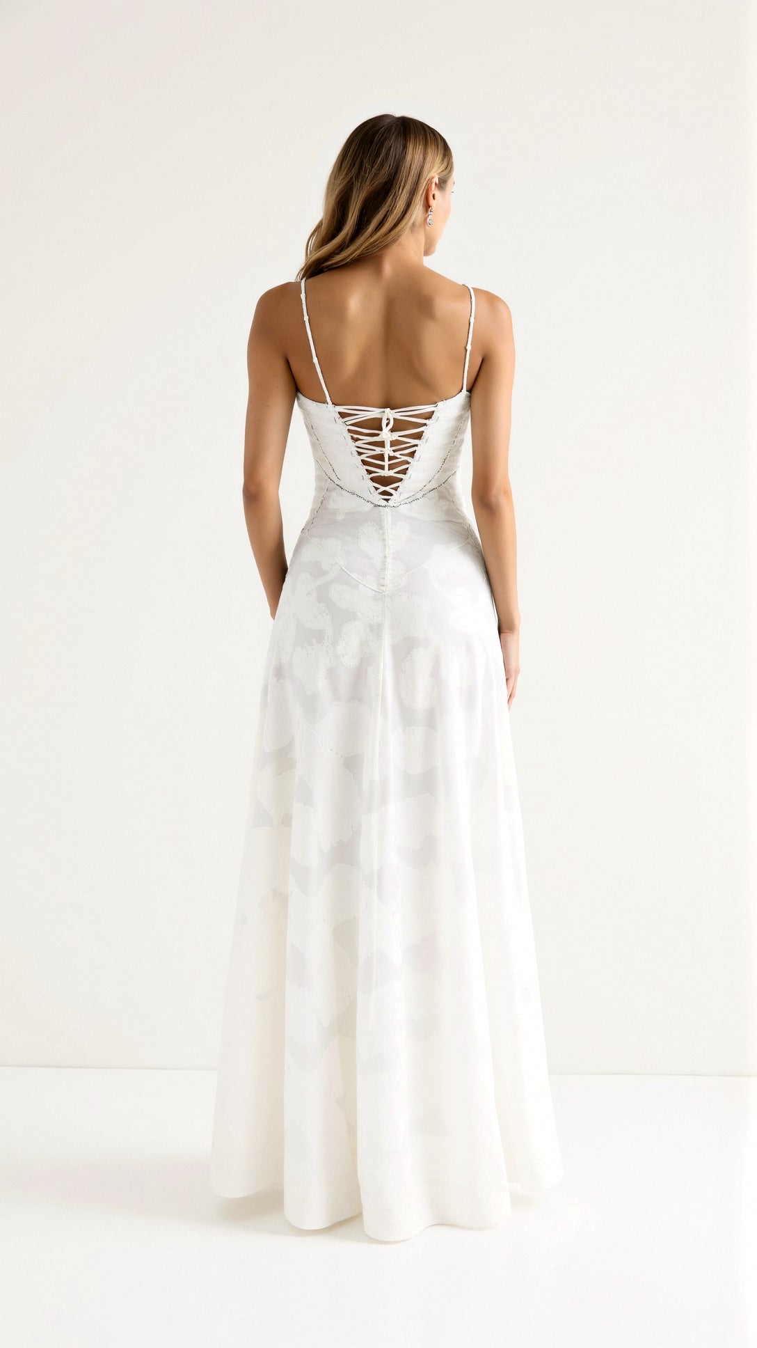 Robe de mariée invitée, bustier élégant pour femme