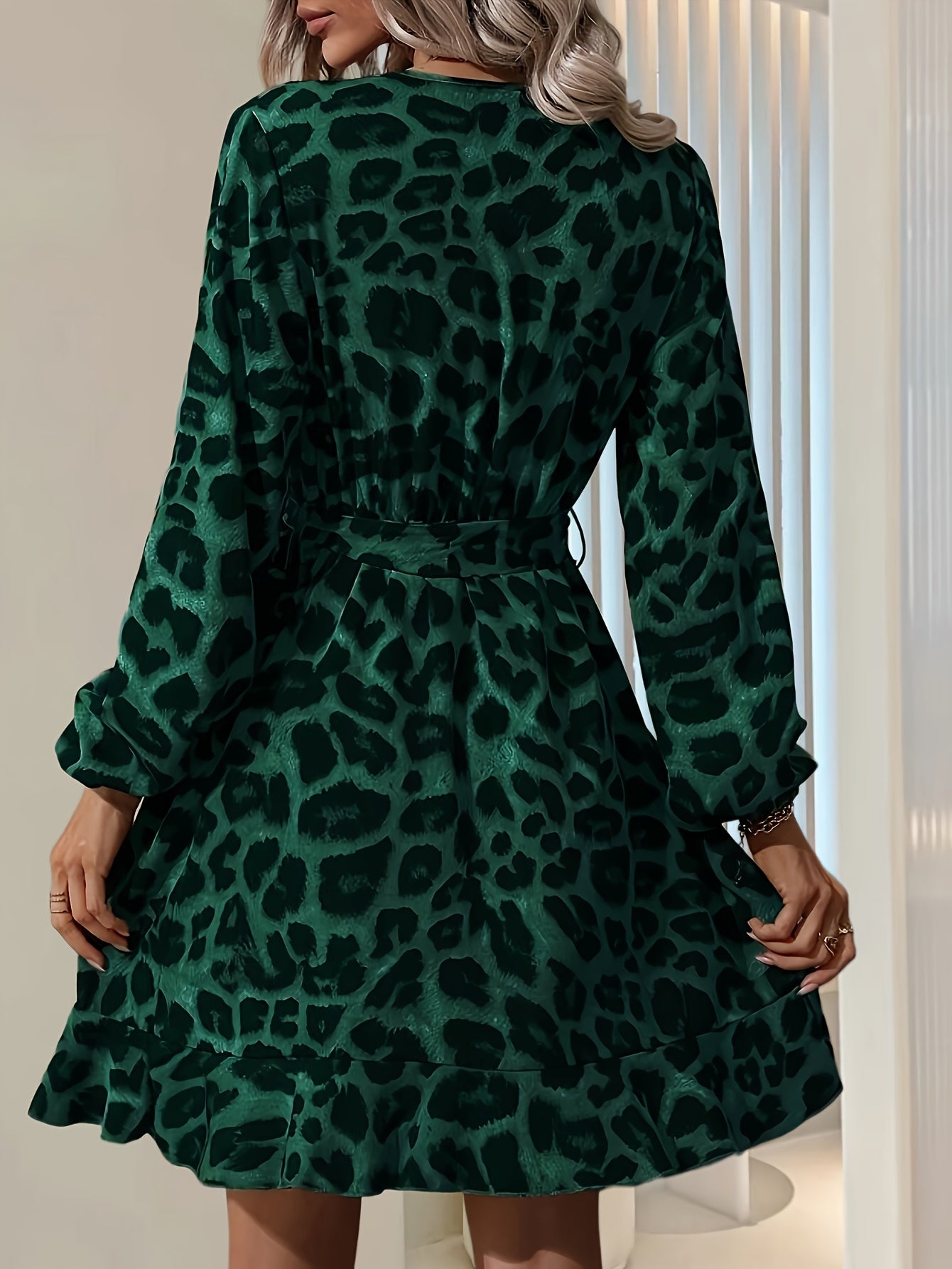 Felinova™ – Robe Léopard Femme Chic à Manches Longues
