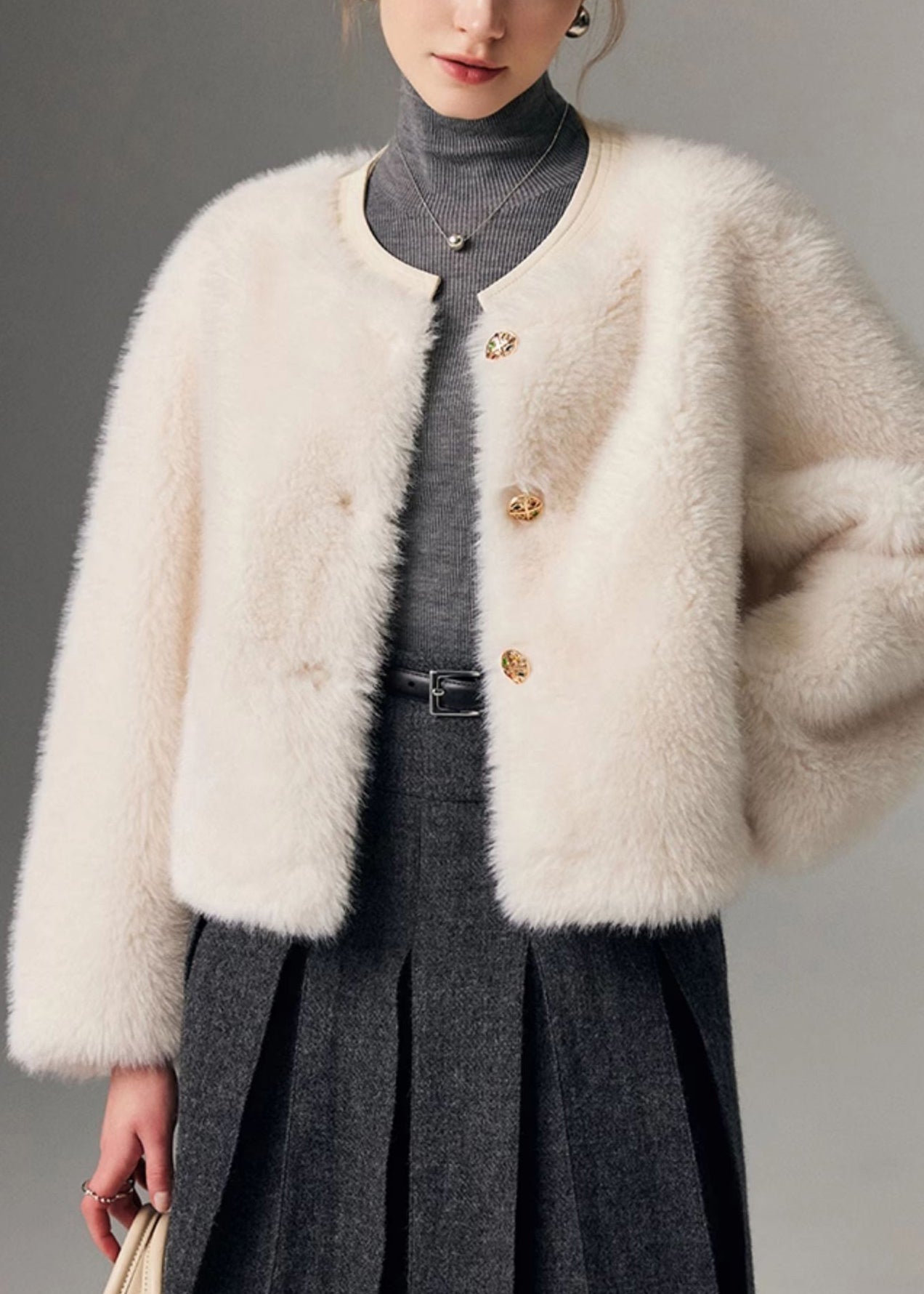 Manteau cuir et fourrure blanc, modèle chic boutonné - EasyApparels