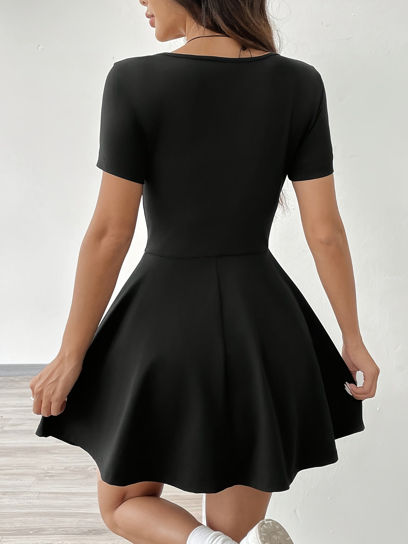 Flexima™ – Robe Moulante Courte Femme Légère et Sport Chic pour l’Été