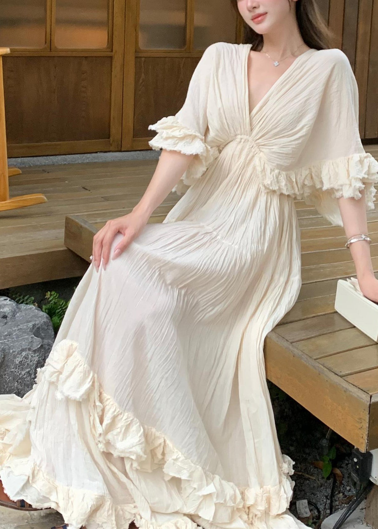 Robe d'été légère en coton à fleurs beige - EasyApparels