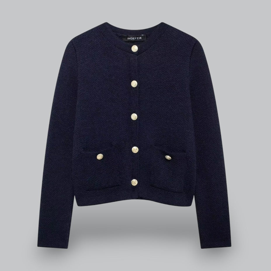 Gilet en maille douce avec boutons dorés → Gilet Maille Élégant avec Fermeture Boutons Dorés