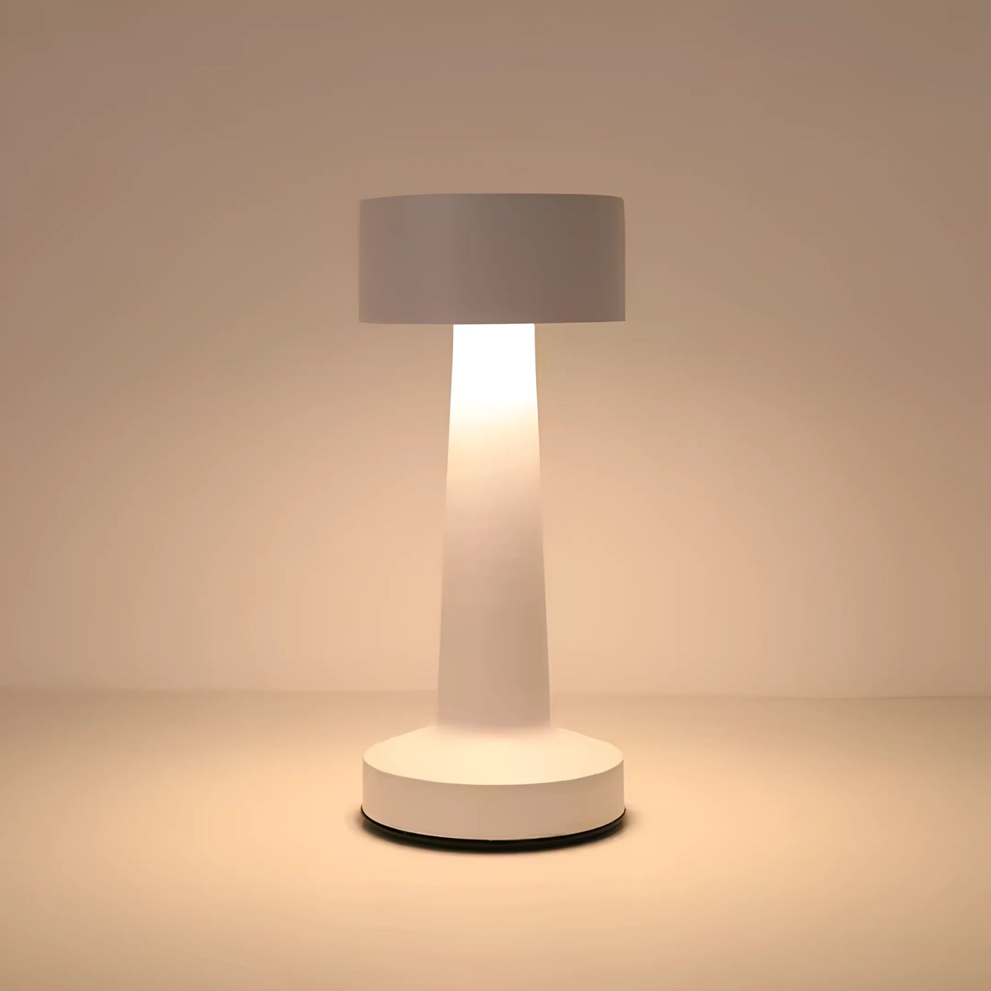 GlowEase™ – Lampe de Table Rechargeable Sans Fil Design Minimaliste