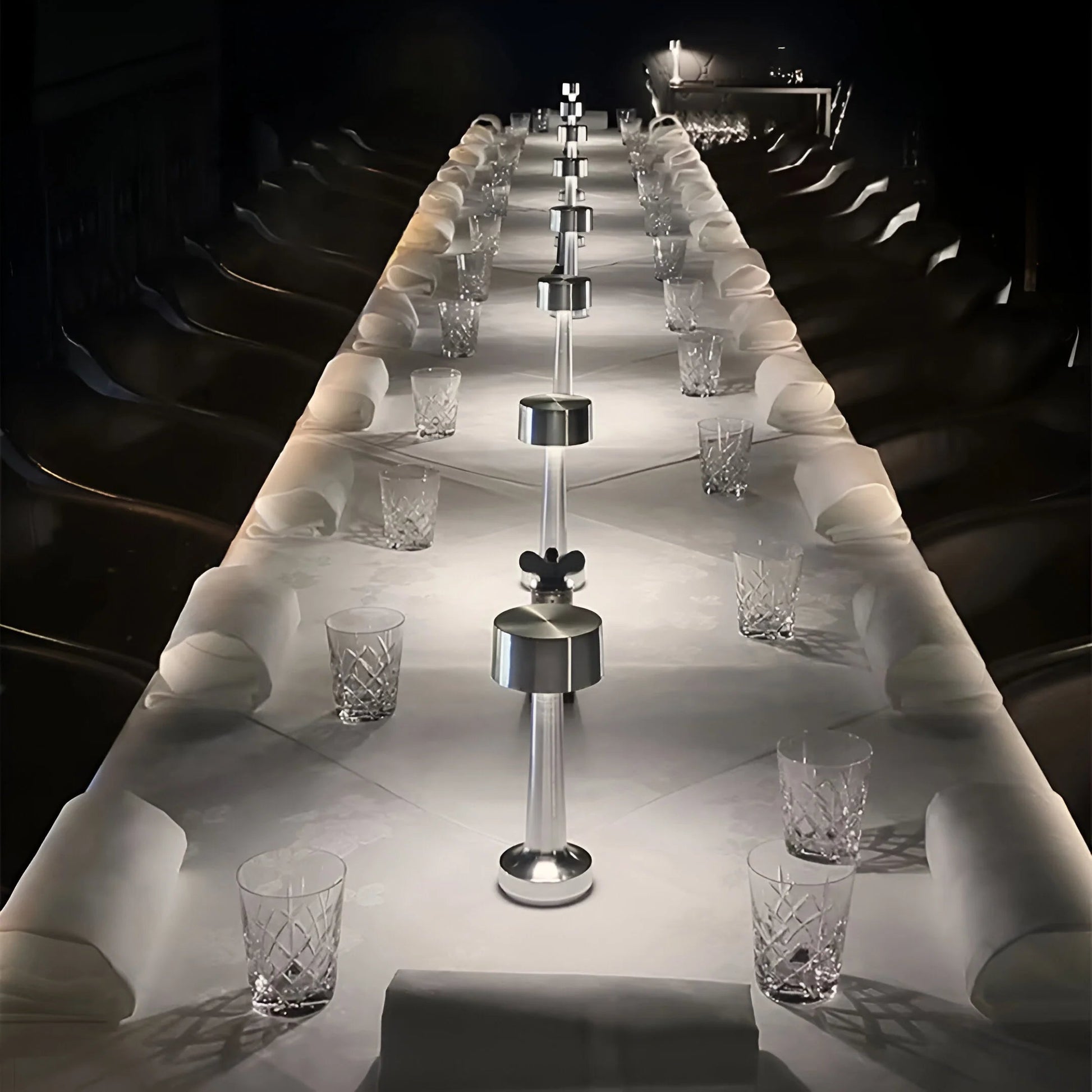 GlowSphere™ – Lampe de Table Rechargeable Sans Fil Design Élégant