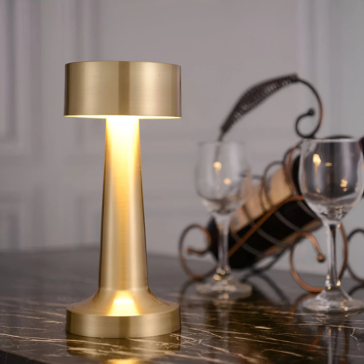 GlowSphere™ – Lampe de Table Rechargeable Sans Fil Design Élégant
