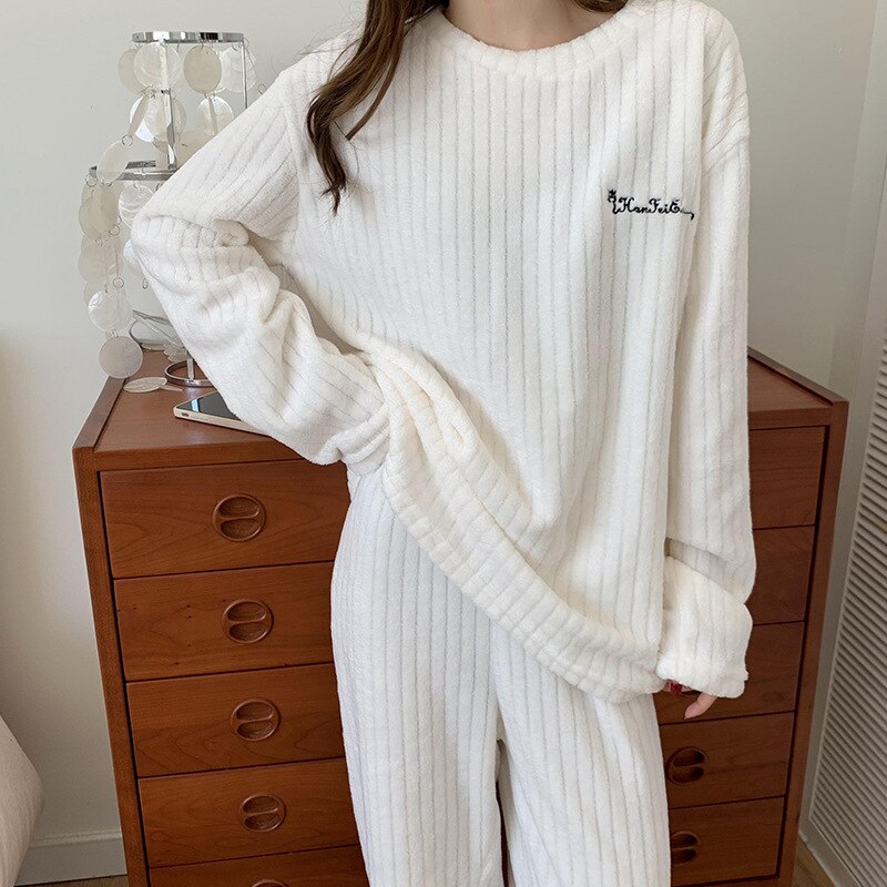 Pyjama Femme Confort et Douceur pour la Maison