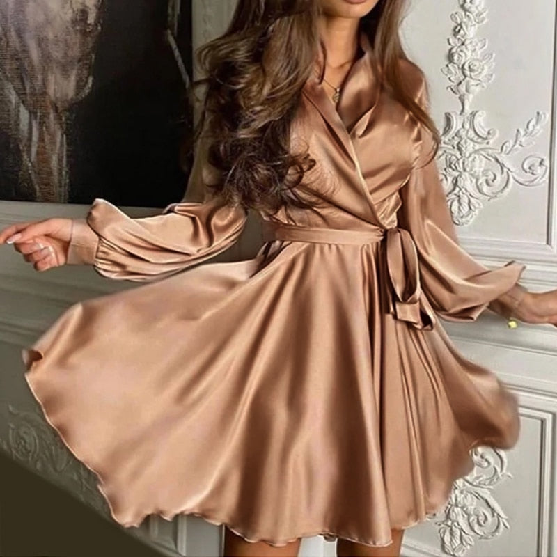 Robe Satin Manches Longues avec Ruches