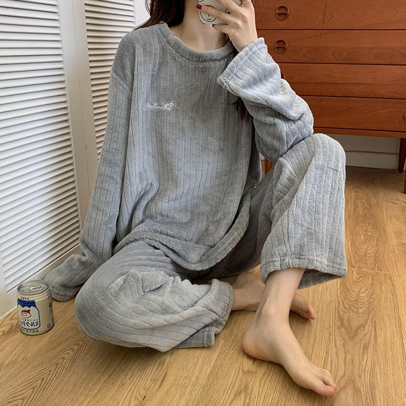 Pyjama Femme Confort et Douceur pour la Maison