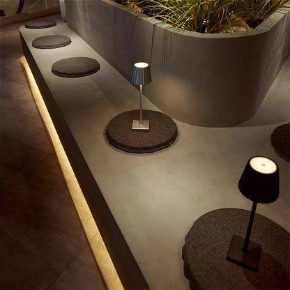 Zendoo | Dimmbare, wiederaufladbare, kabellose LED-Tischlampe Zendoo.de