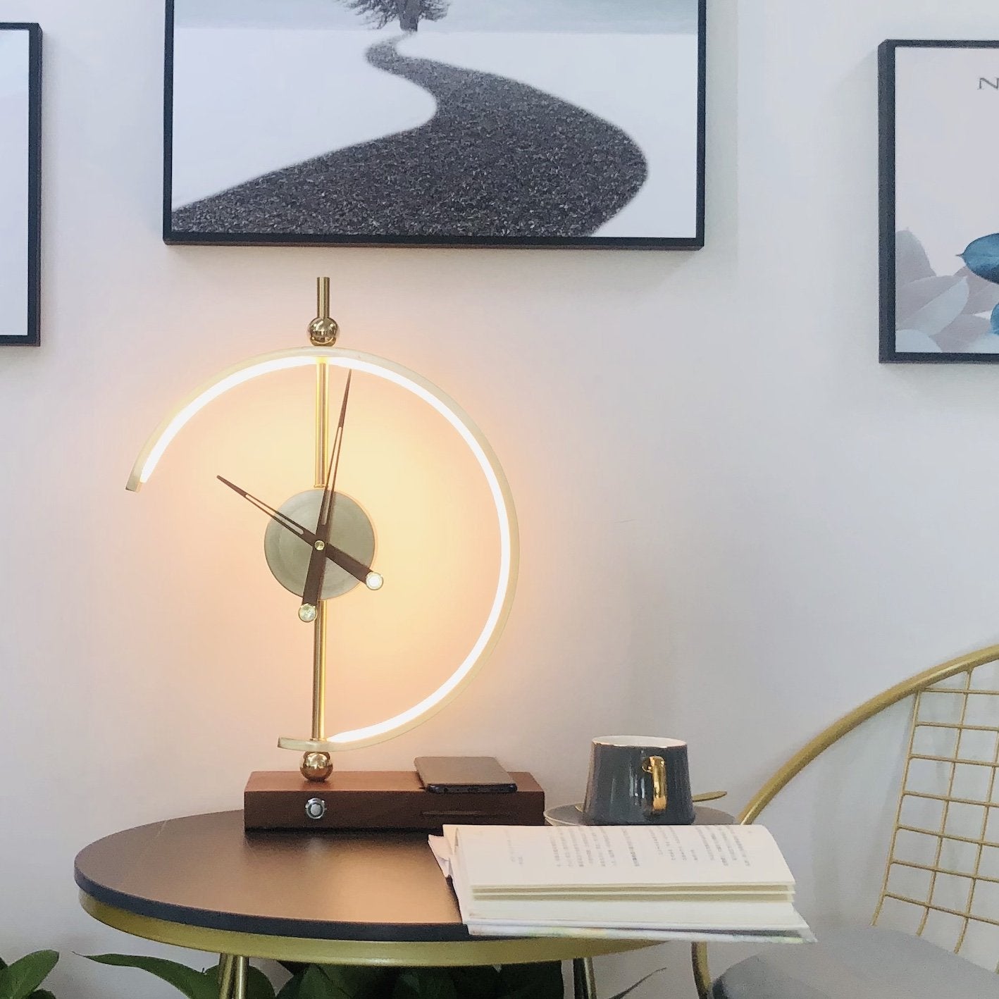 Horlogia™ – Lampe Pour Table De Nuit Chargeur + Horloge Intégrés