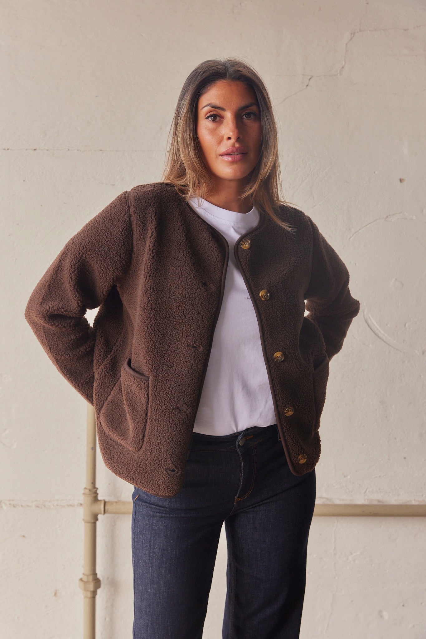 Veste en Cuir Brun Féminine et Élégante - PanierRoyale