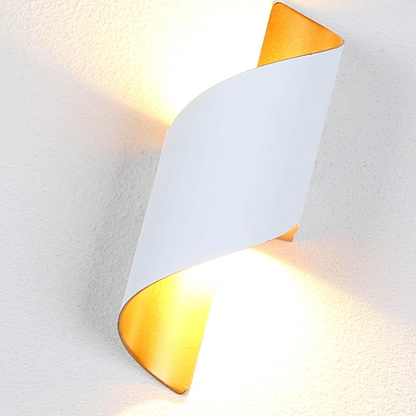 Italux™ – Applique Murale LED Design Italien Noir & Blanc – Élégance Moderne