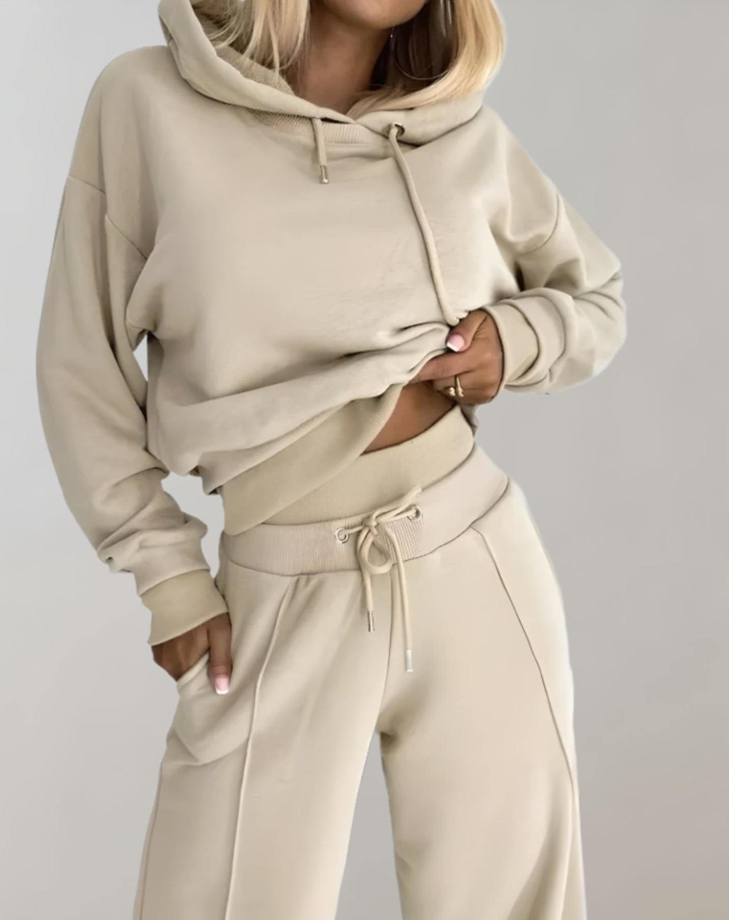 Survêtement Femme Noir Chic et Confortable