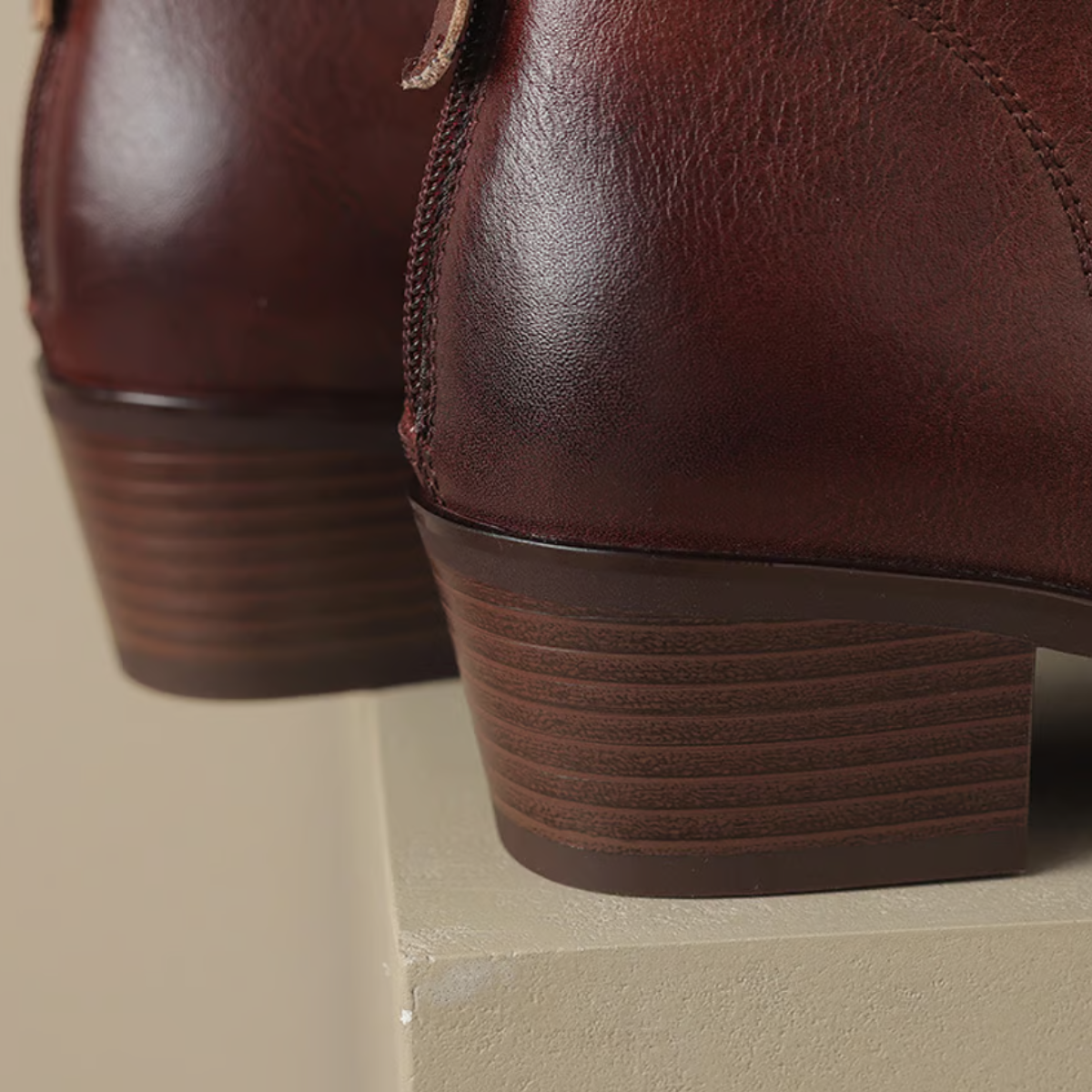 Bottine Femme Élégante en Cuir avec Talon Bloc