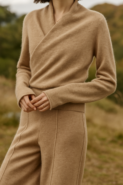 Pull femme élégant en maille avec col montant