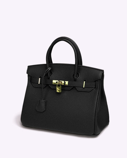 Sac à main en cuir noir chic avec fermeture métallique