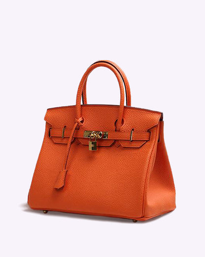 Sac à main en cuir noir chic avec fermeture métallique