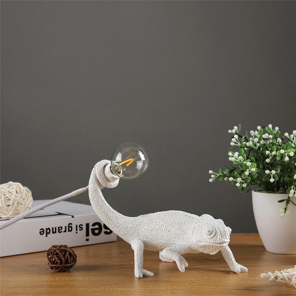 Lézaria™ – Lampe de Table Design en Résine Animal Originale