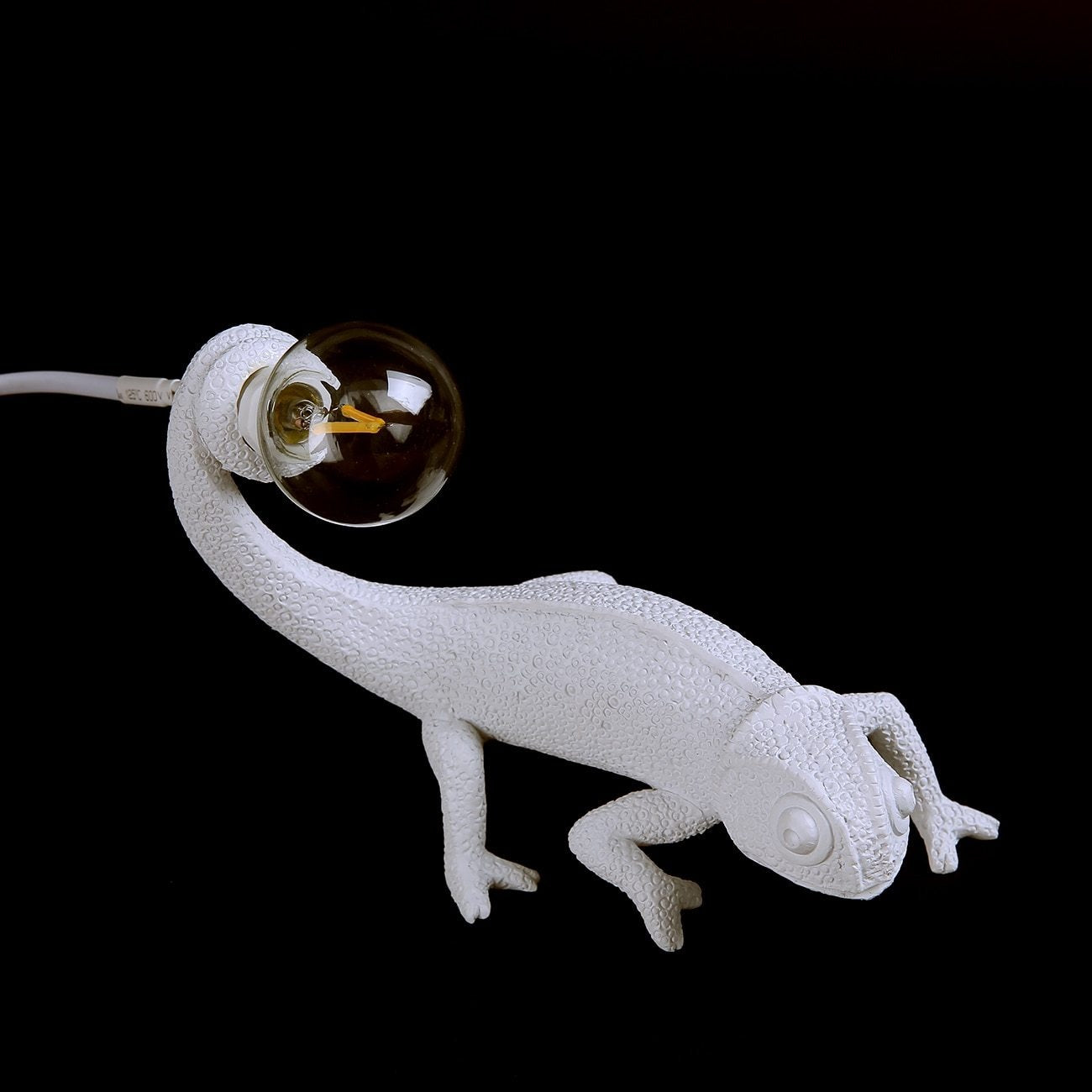 Lézaria™ – Lampe de Table Design en Résine Animal Originale