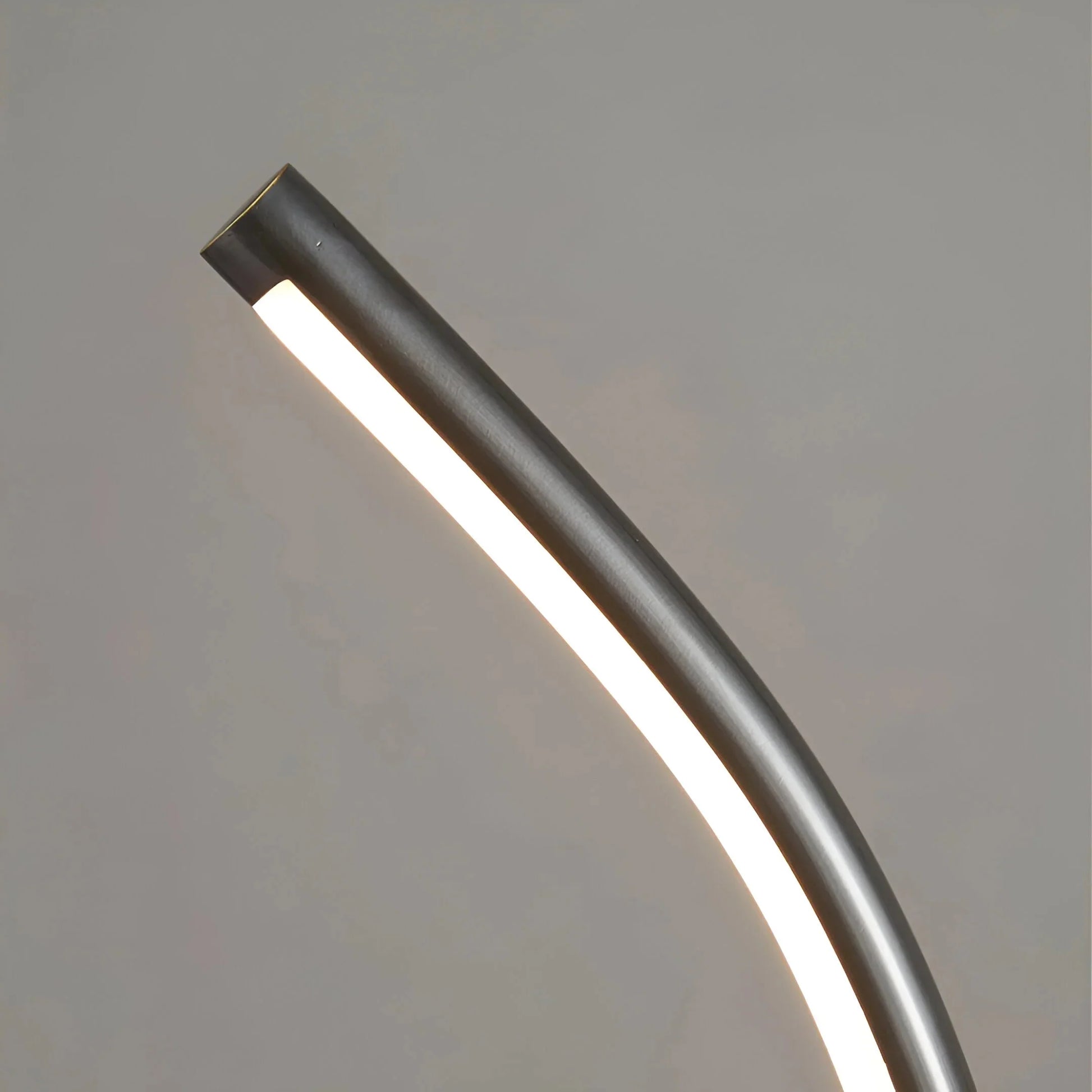 LinearGlow™ – Lampe de Table Dimmable au Design Épuré