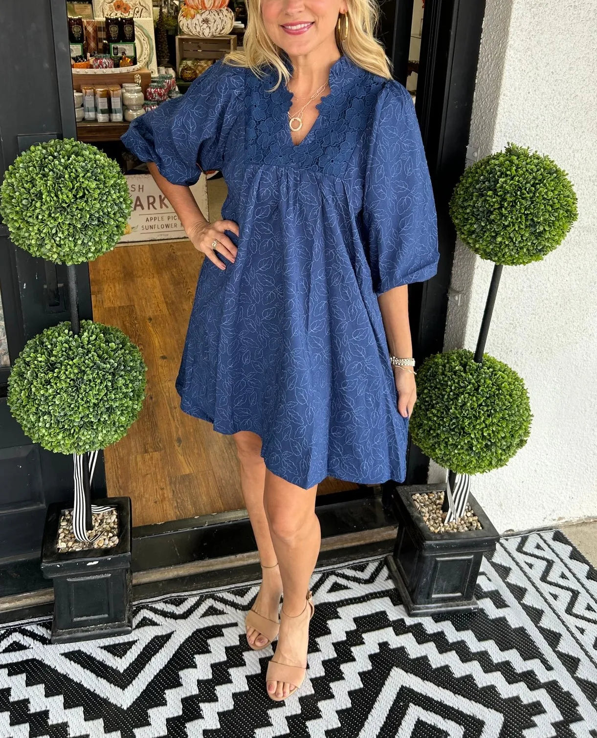 Robe Courte Femme Jacquard Col V Manches Bouffantes