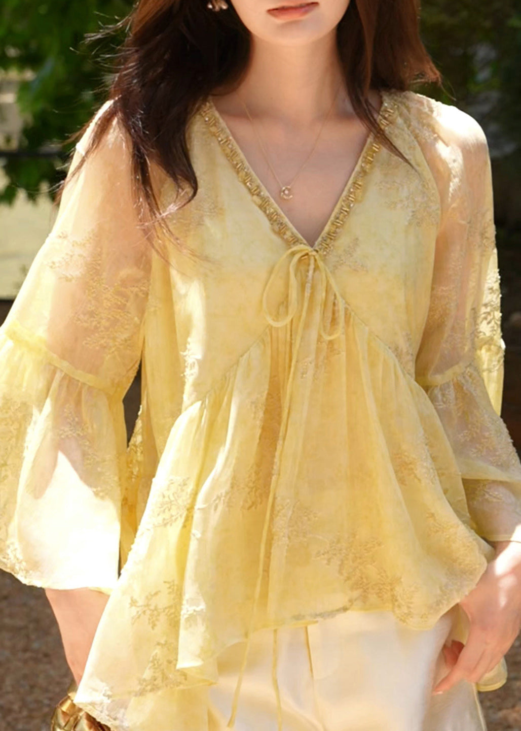 Chemise décontractée jaune en coton à col en V - EasyApparels
