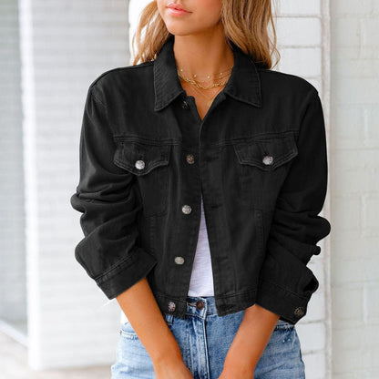 Veste denim rouge femme élégante avec boutons dorés