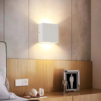 LumiCube™ – Applique Murale Design Éclairage Réglable Moderne