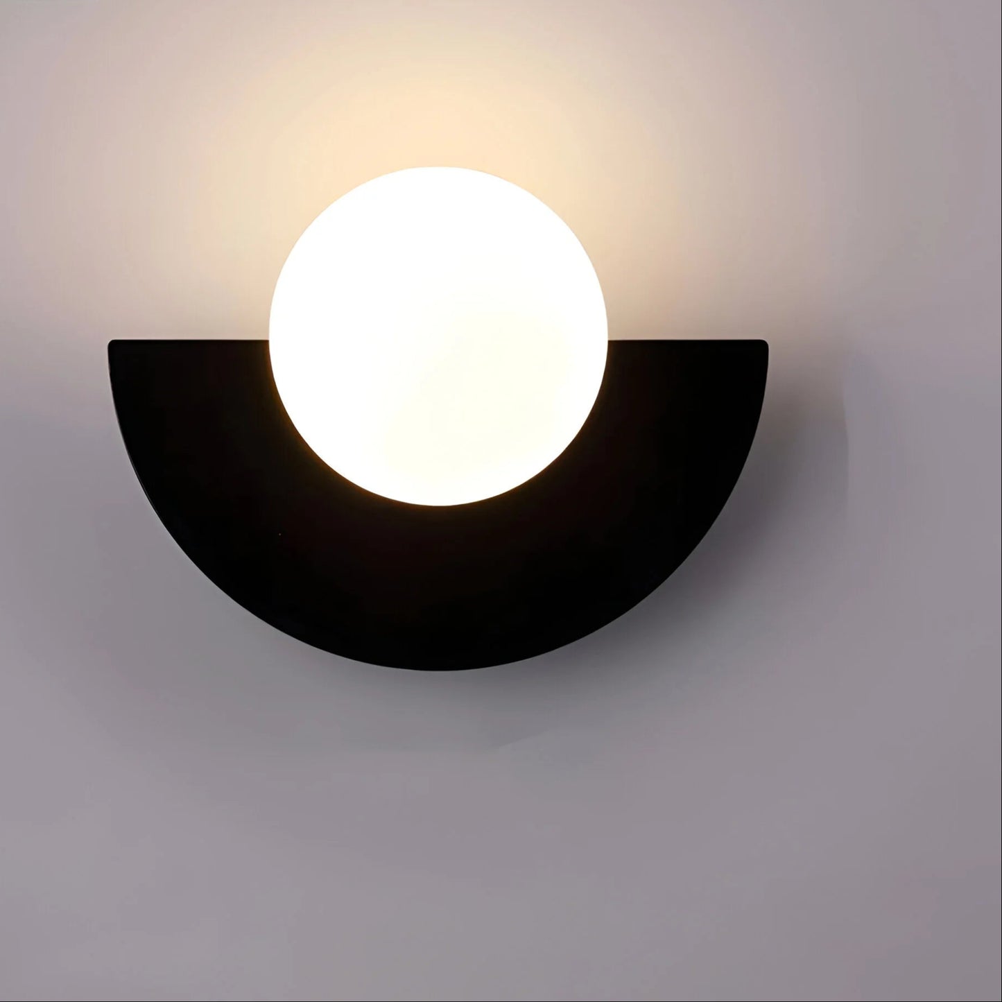 LumiGlow™ – Applique Murale Semicirculaire Élégante en Couleurs Modernes