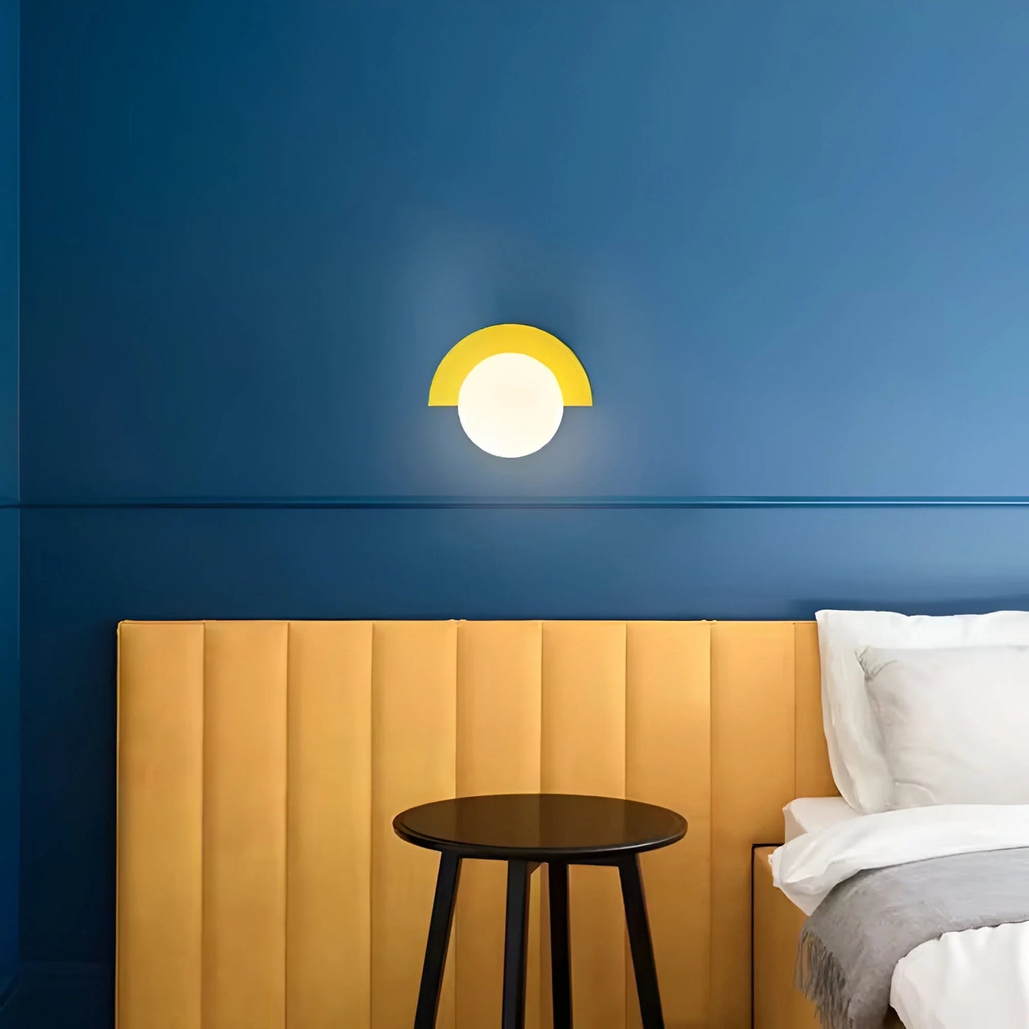 LumiGlow™ – Applique Murale Semicirculaire Élégante en Couleurs Modernes