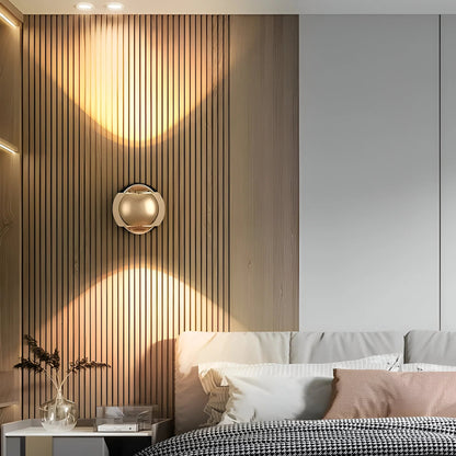 LumiTurn™ – Applique Murale LED Ajustable 180° Économie d'Énergie