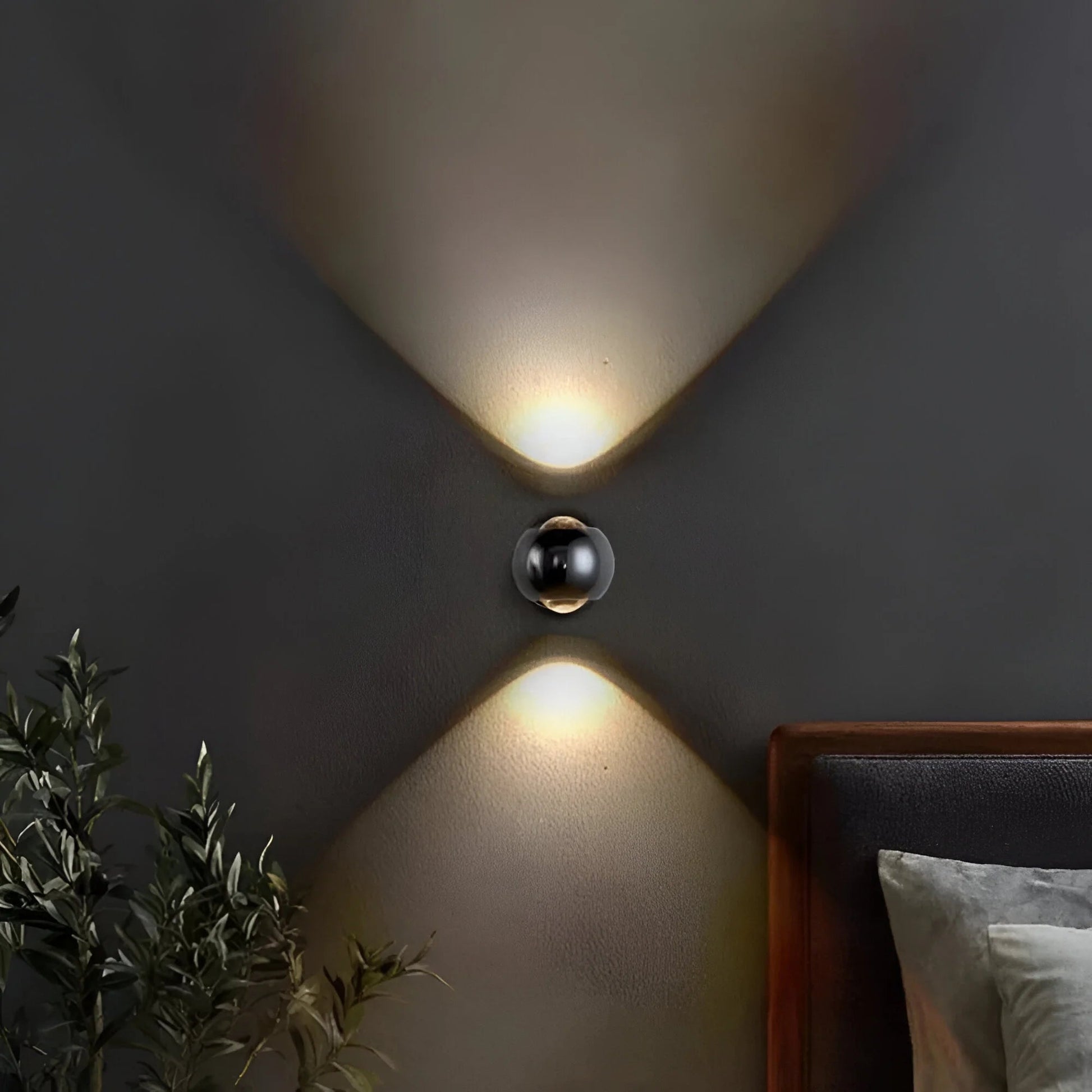LumiTurn™ – Applique Murale LED Ajustable 180° Économie d'Énergie