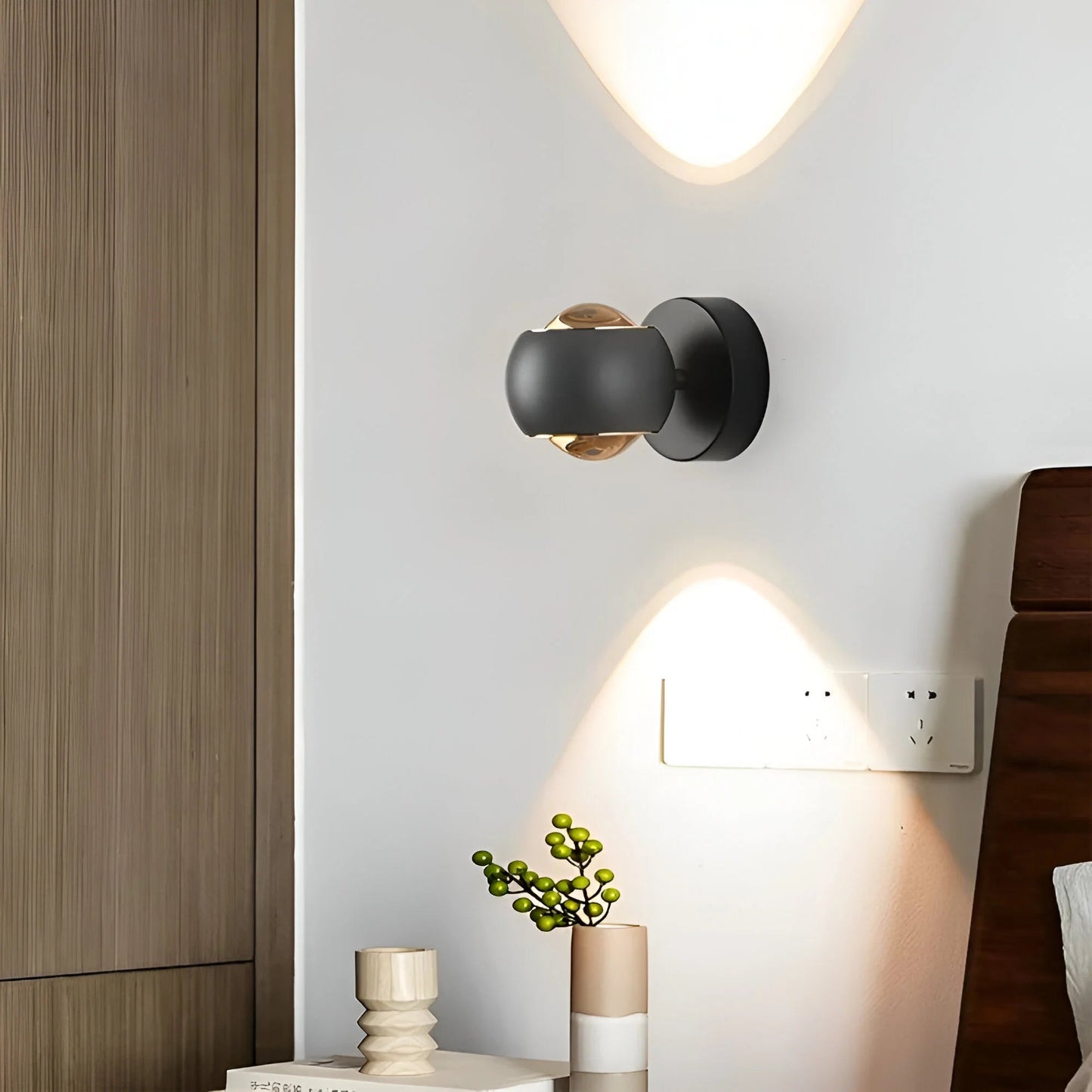 LumiTurn™ – Applique Murale LED Ajustable 180° Économie d'Énergie