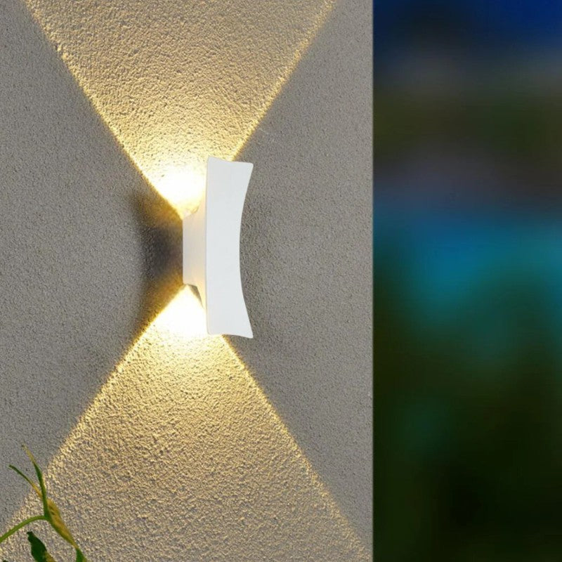 LumièreExtérieure™ – Applique Murale Extérieure Élégante LED Résistante IP65