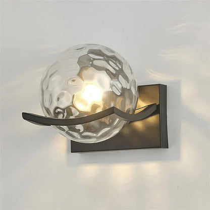 LumièreModerne™ – Applique Murale Design en Verre Énergétiquement Efficace