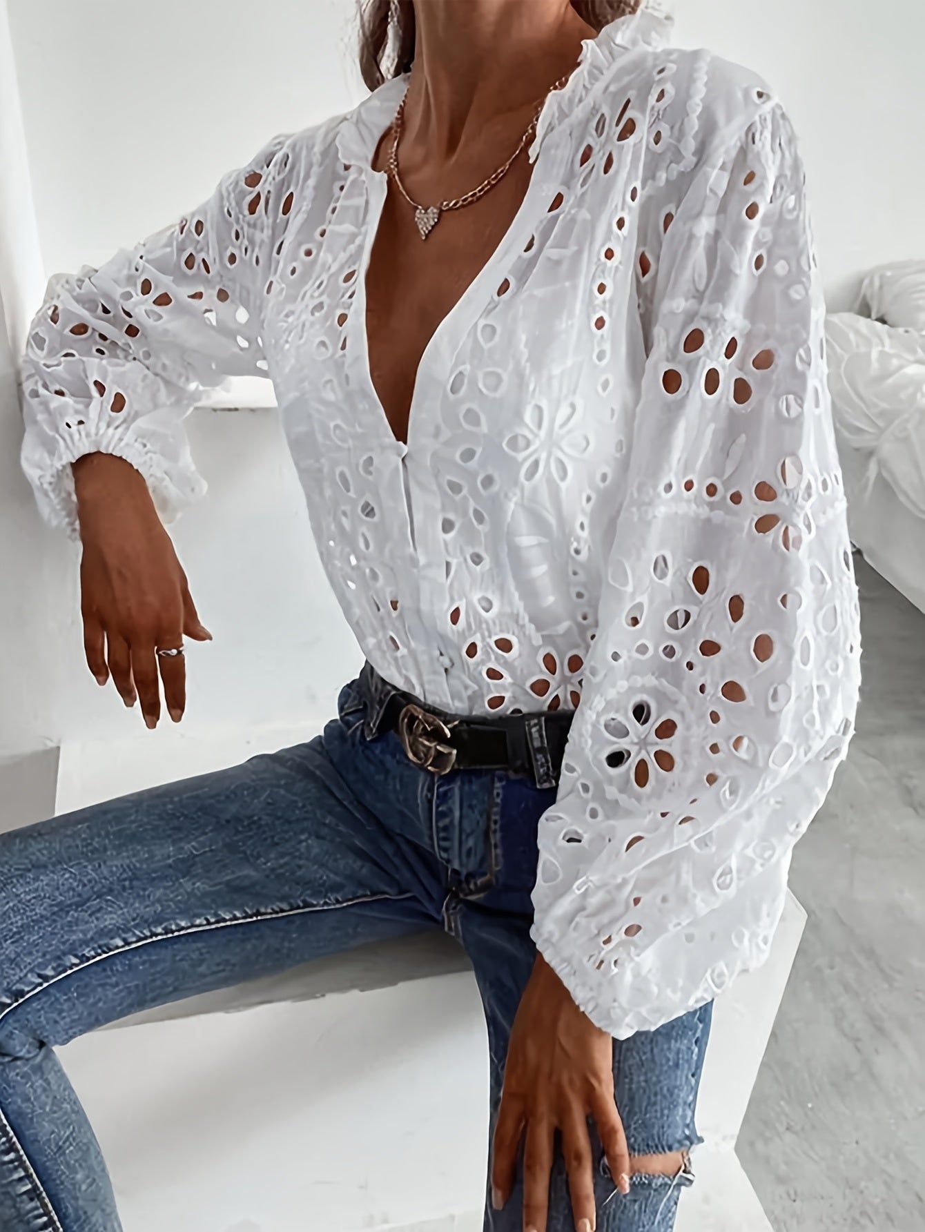 LuneaBrodée™ – Chemise Femme Longue Manche Brodée & Décontractée