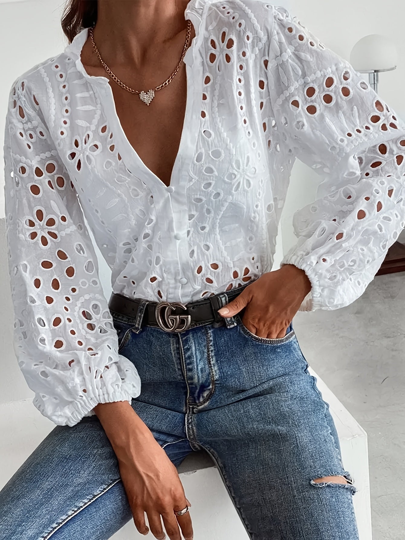 LuneaBrodée™ – Chemise Femme Longue Manche Brodée & Décontractée