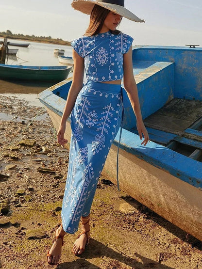Ensemble Brodé 2 Pièces : Top Cropped et Jupe Fluide - BerlinGlamour