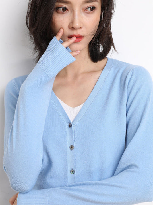 Cardigan Féminin Col V en Maille Douce - PanierRoyale