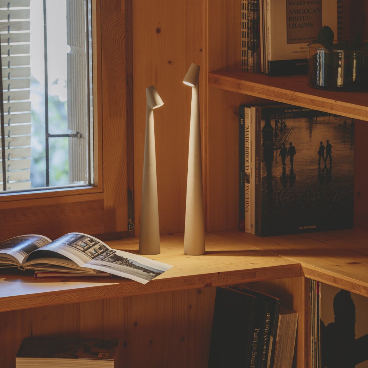 Lampe LED Sans Fil Aluminium Design Rechargeable Autonomie Longue