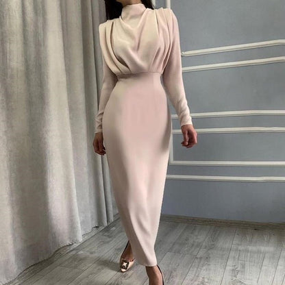 Robe Féminine Col Haut Manches Longues Élégante