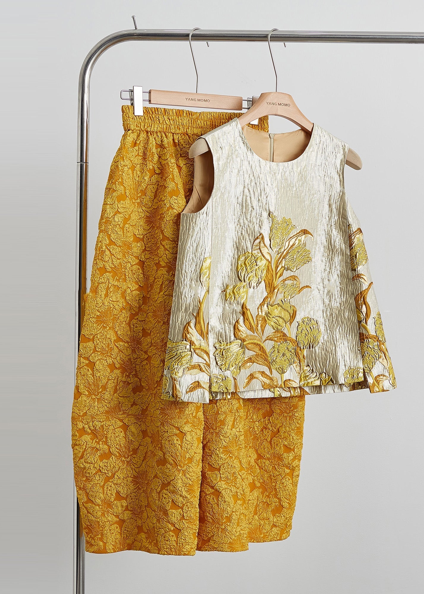 Ensemble deux pièces élégant en soie luxueuse or vintage - EasyApparels