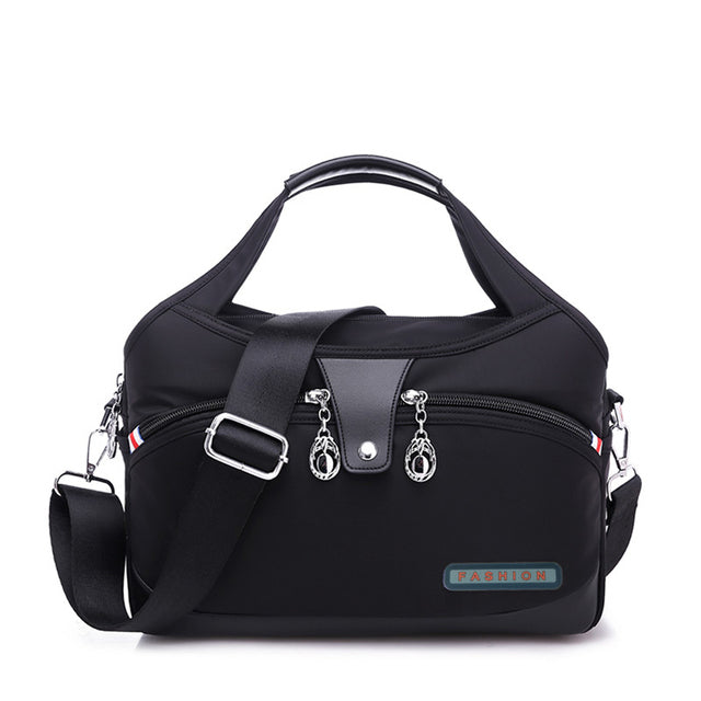 Sac à dos femme avec poche fermée et serrure de sécurité