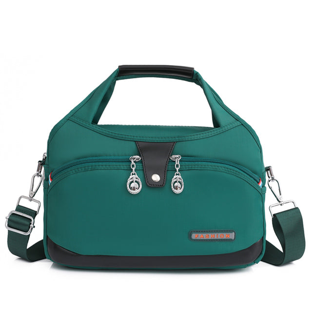 Sac à dos femme avec poche fermée et serrure de sécurité