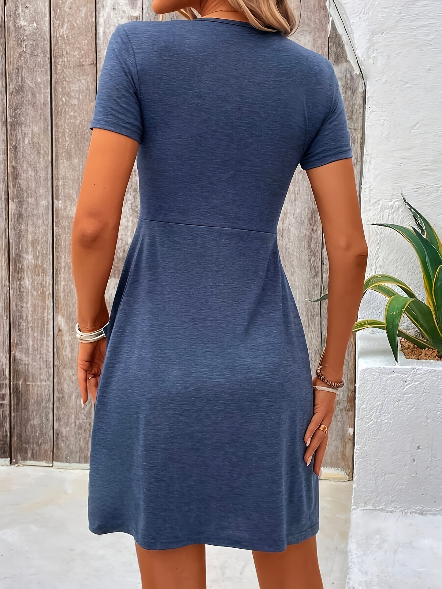 Nolessa™ – Robe d’Été Mi-Longue Femme Fluide avec Détail Torsadé Chic