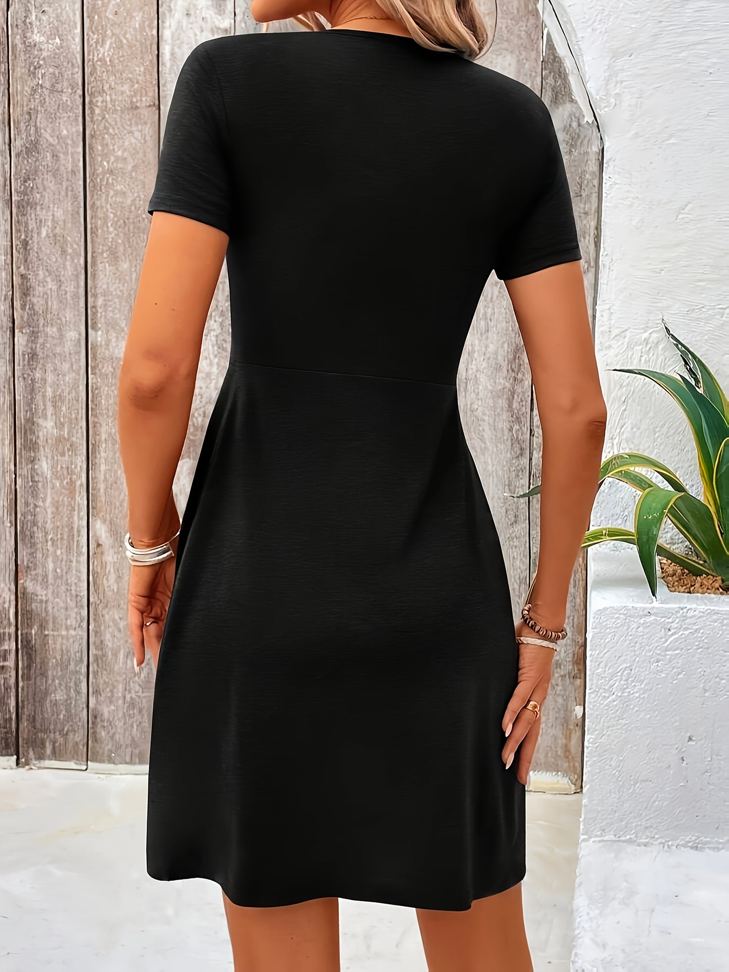 Nolessa™ – Robe d’Été Mi-Longue Femme Fluide avec Détail Torsadé Chic