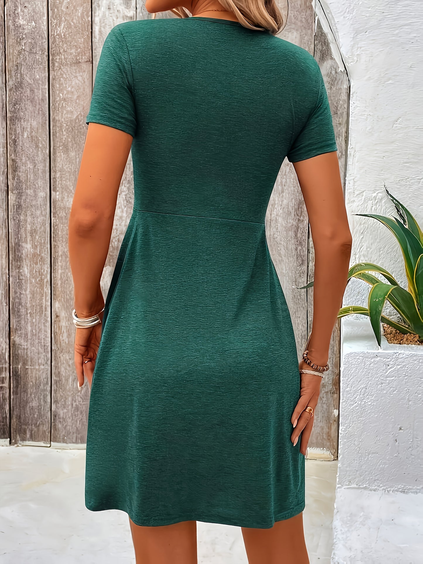 Nolessa™ – Robe d’Été Mi-Longue Femme Fluide avec Détail Torsadé Chic